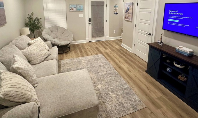 Biloxi House | The SeaStation! 3-Bedroom Beach side Getaway in Biloxi