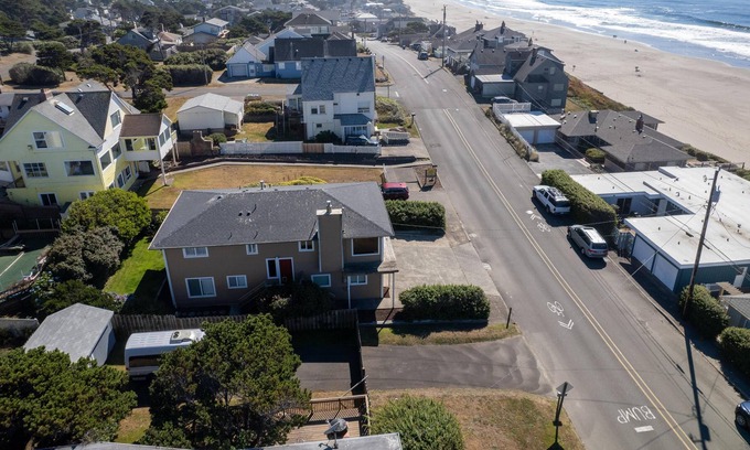 Logsden House | The Seaview