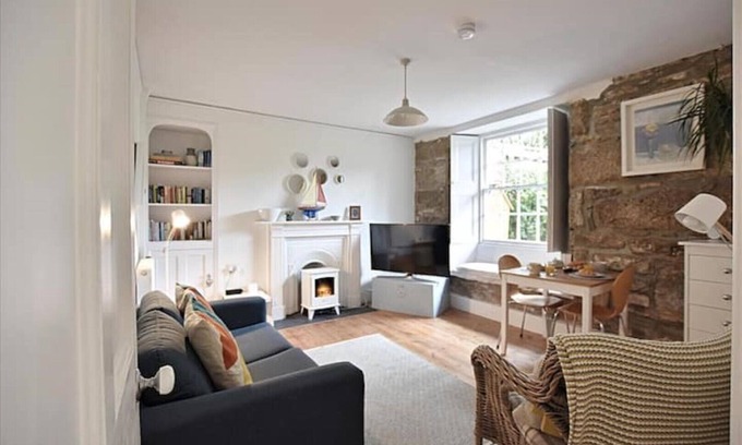 Chysauster Apartment | The Secret Garden - garden apartment full of character, close to sea, parking