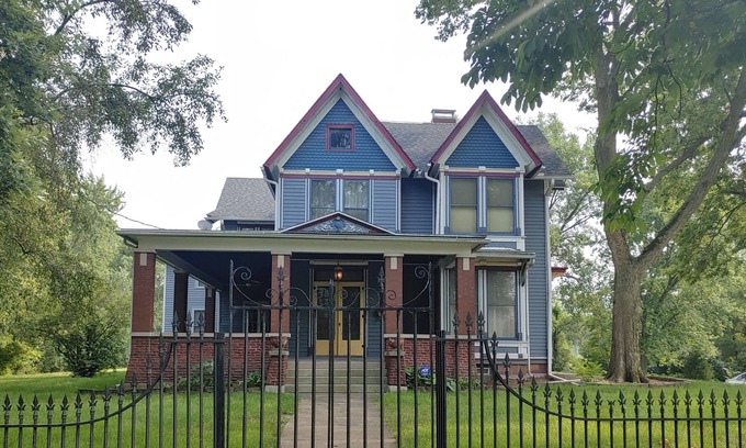 Ottawa House | the selah house- historic