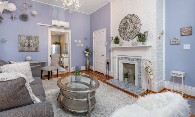 Staunton Apartment | The Serendipity - Magical/Pvt Porch/Kitchen/Dwntwn