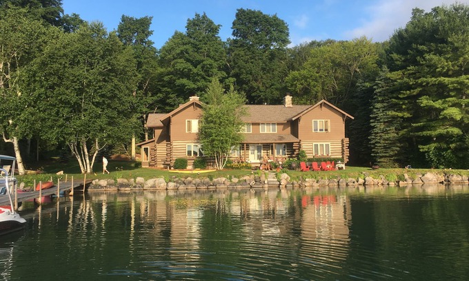 Boyne City Cabin | The Shadow Trails Inn- 'The Lodge' on Walloon Lake