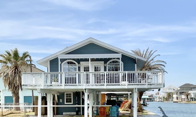 Jamaica Beach House | The Shell Shack - A Waterfront Retreat! Corner Canal Home w Quick Beach Access