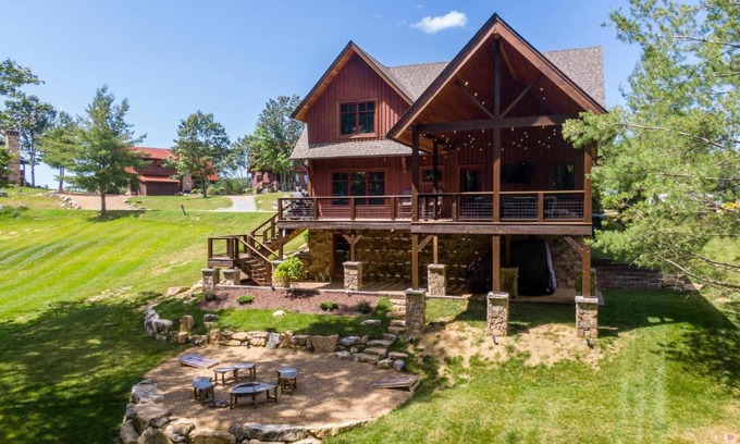 Elk Park House | The Sheltered Elk at Eagles Nest