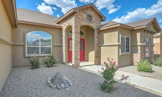 Alamogordo House | The Shiprock Summary: