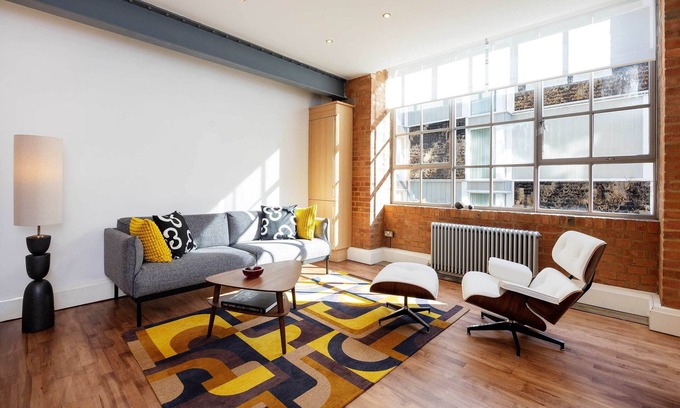 Hoxton West Apartment | The Shoreditch Warehouse, by Veeve