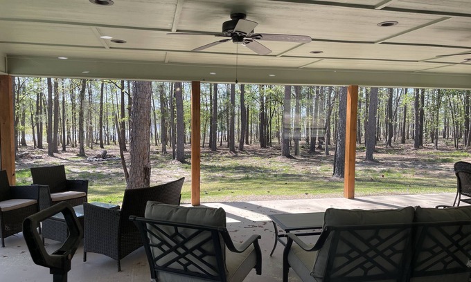 Brookeland House | The Shores - Beautiful waterfront home on The Shores of Lake Sam Rayburn
