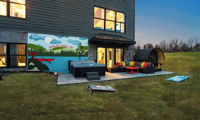 Lansing House | The Silversands Lakehouse