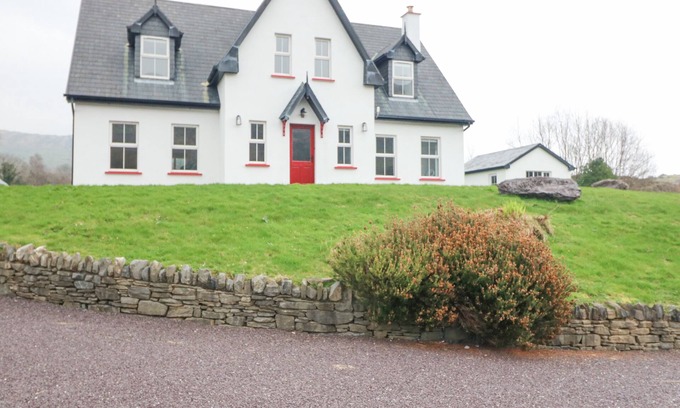 Ardnatrush Cottage | THE SKATING ROCK, family friendly in Kenmare, County Kerry