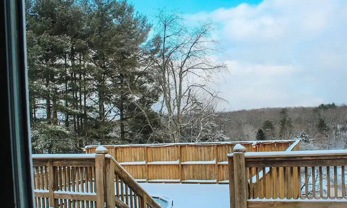 Shady Spring House | The Ski paradise
