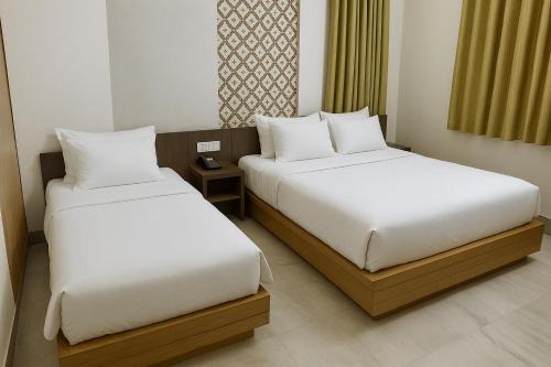 Nathdwara Hotel | The Sky Comfort Hotel Shreenath - 10 Meters from Shreenathji Temple