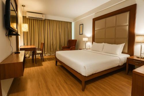 Thaltej Hotel | The Sky Imperial, Thaltej