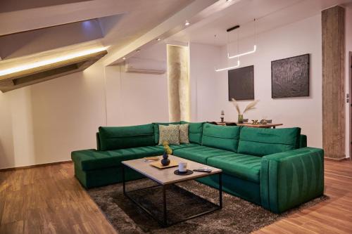 Florina Apartment | The Skyline Suite