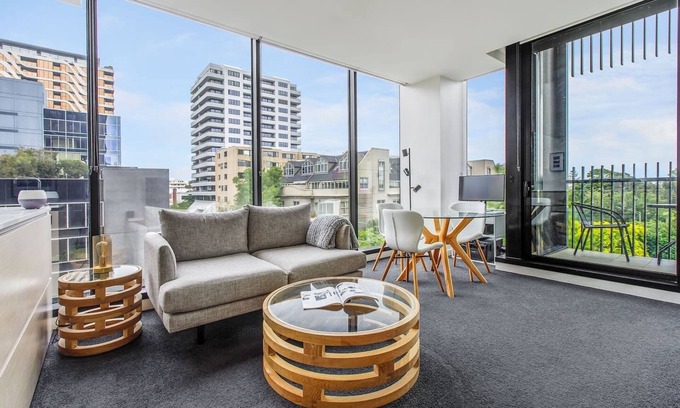 Melbourne Apartment | The SkyNook Sun Drenched Shimmer by Albert Park