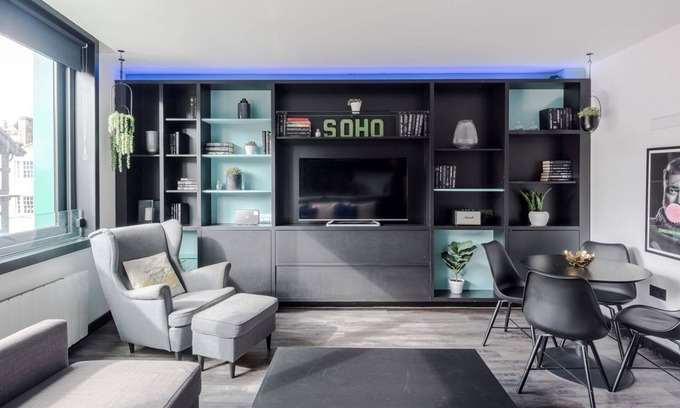 Soho Apartment | The Slaycation Crib: Stylish London Retreat By