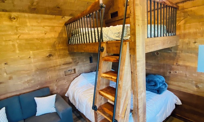 Southwest Middlesex Cabin | "The Sleepy Goat" Nature Lodge - Ultimate Farm Staycation Destination