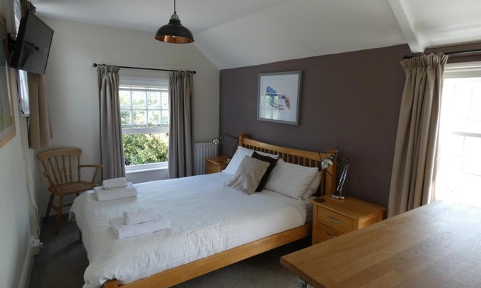 Bantham Bed & Breakfast | The Sloop Inn