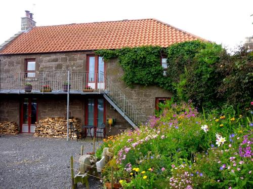 Johnshaven Villa | The Smoke House in Johnshaven