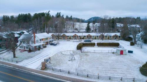 Lake Placid Hotel | The Snowshoe Lodge