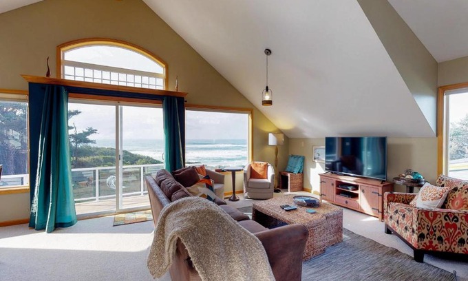 Yachats House | The Soaring Seabird