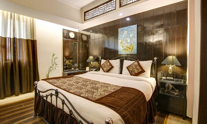 Greater Kailash I Hotel | The Solace