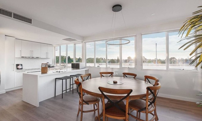 Armadale Apartment | The Soleil Stylish Penthouse with Private Terrace