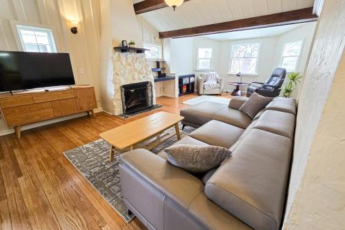 Downtown Anchorage House | The Solstice House