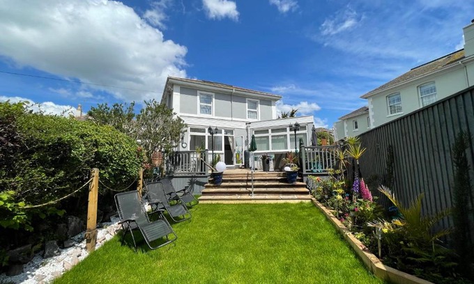 Torquay House | The Southbourne Villa