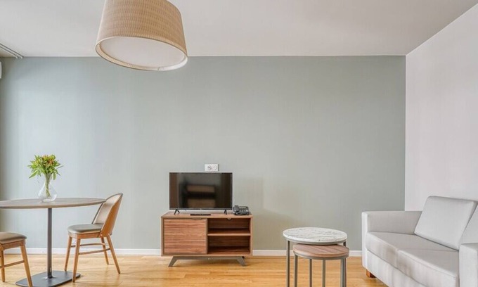 Issy-les-Moulineaux Apartment | The Sparse - On The Edge of Paris