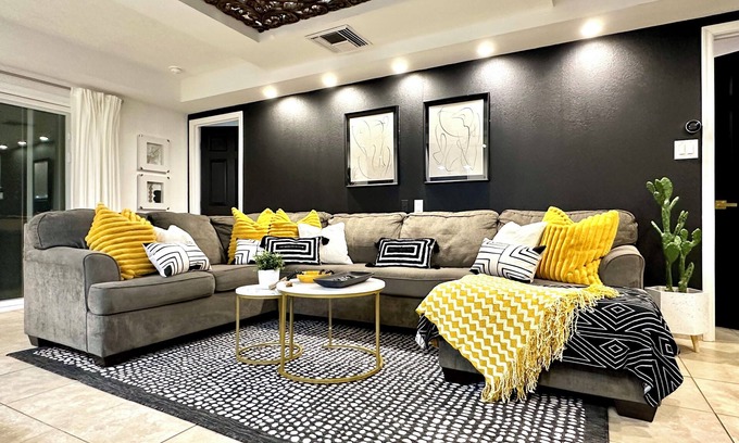 Paradise Valley Village House | The Spicy Cactus 2BR by Hiking Spot w/Patio & BBQ
