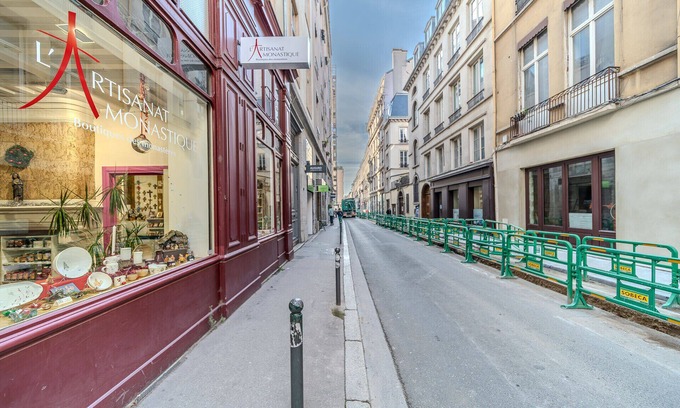 2nd Arrondissement Apartment | The St Exupery charming 2 people Bellecour