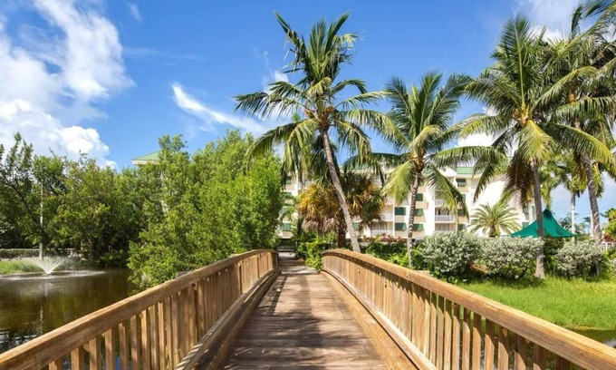 Key West Condo | The St. Kitts by Brightwild | Pool & Near Beach