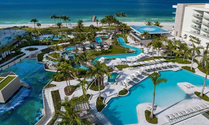 Bay Isles Hotel | The St. Regis Longboat Key Resort