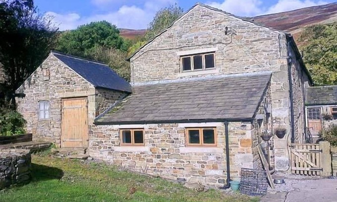 Peak District Cottage | THE STABLES, family friendly, character holiday cottage in Edale