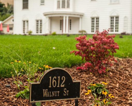 La Grande Bed & Breakfast | The Stang Manor