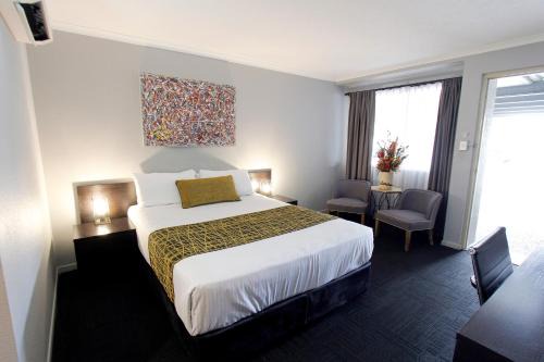 Rockhampton Hotel | The Stirling Motel