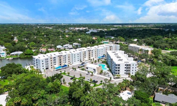 Central Sarasota Condo | The Strand of Sarasota 215