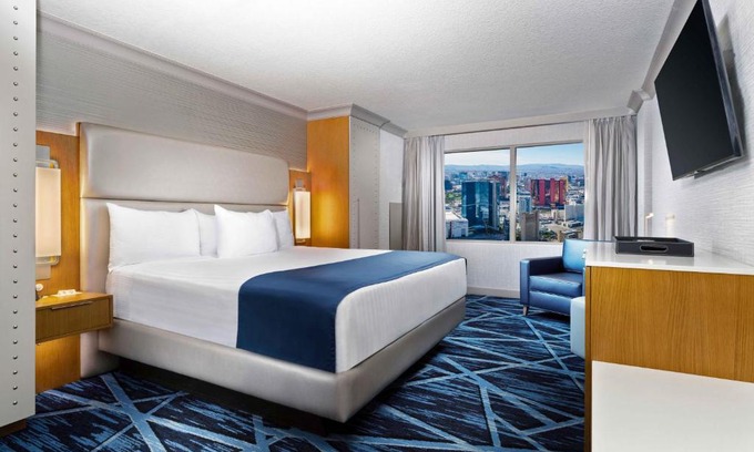 Gateway District Resort | The STRAT Hotel, Casino & Tower