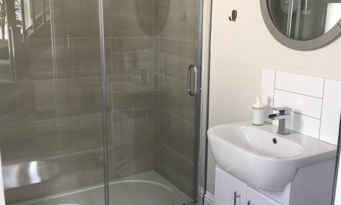 Worthing Apartment | The Studio - Apartment with Garden View