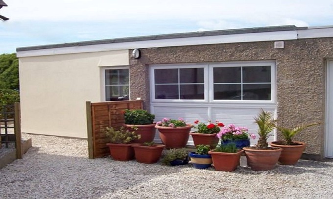 Treen Ski Chalet | The Studio is close to The Logan Rock Inn. Minack Theatre. Pedn Vounder beach.