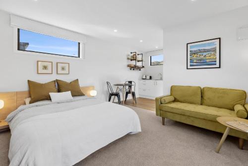 Lowburn House | The Studio - Modern stay in Old Cromwell