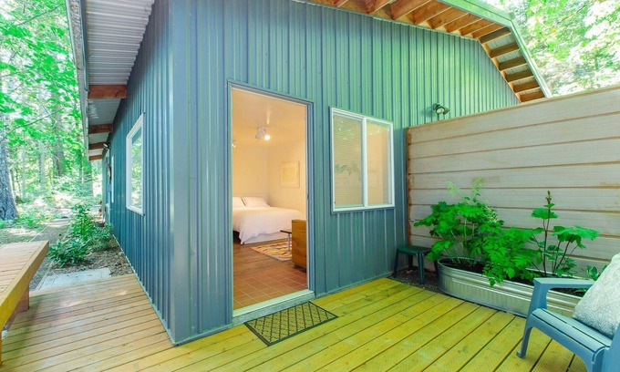Underwood House | The Studio offers an ideal sanctuary for solo travelers or couples looking to rejuvenate and unwind