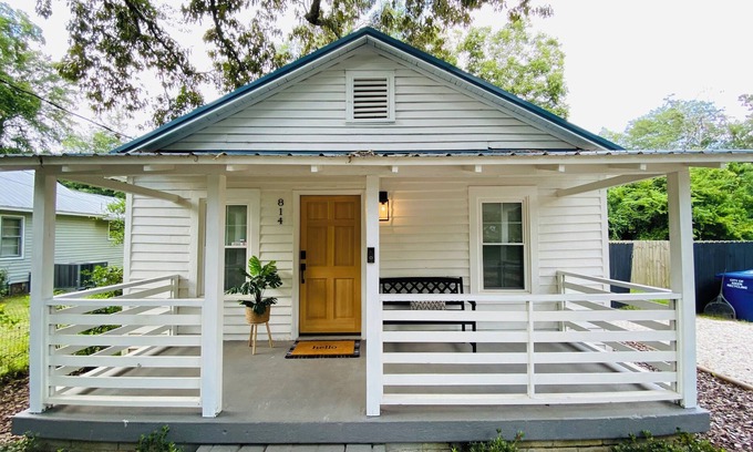 Aiken House | The stylish Gentry, just minutes from downtown Aiken and Bruce's Field.n