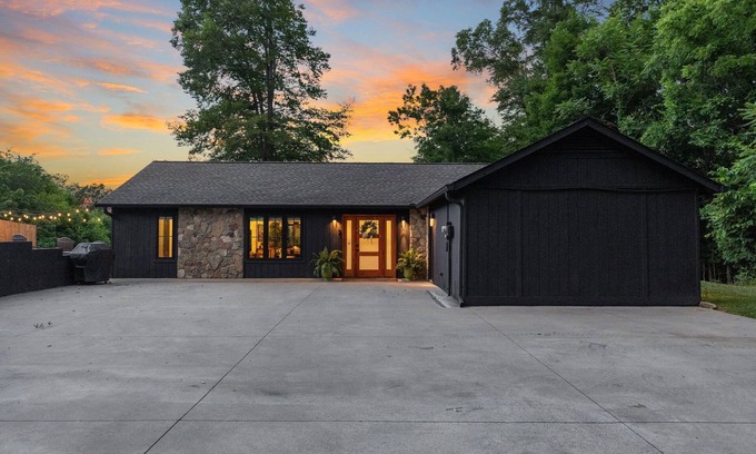 Kingsport House | The Summit at Peaceful Peak