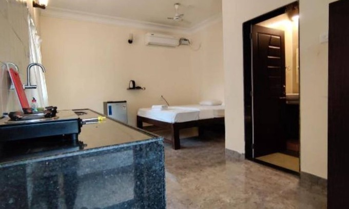 Mandrem Apartment | The Sun - Double Room with Balcony