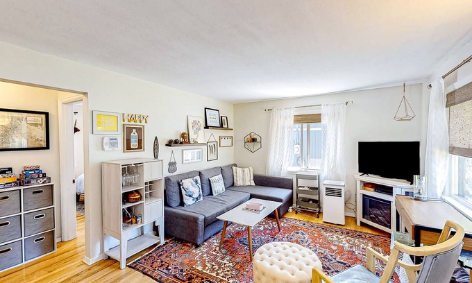 Roxhill House | The Sunrise Sanctuary | House in Seattle with a private yard