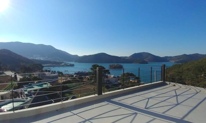 Minjim House | The sunset is a beautiful house. Quiet and independent.