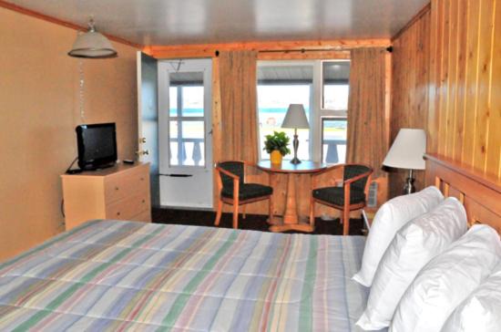 Munising Hotel | The Sunset Motel