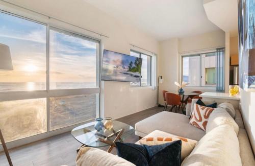 Downtown Apartment | The Sunstone - Full Oceanview Right On The Sand