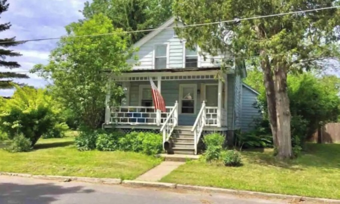 Glens Falls House | The Sweet Home in Glens Falls